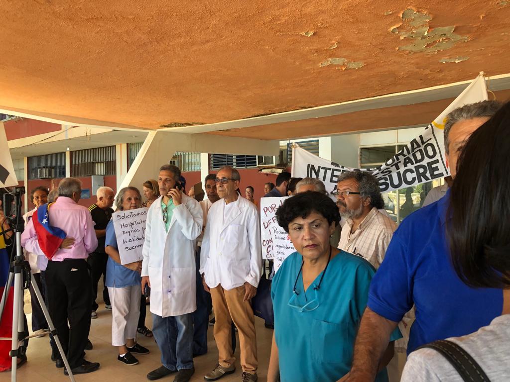 éxodo de 140 médicos