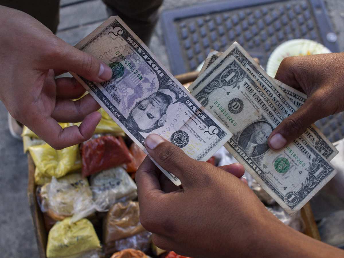 Economista aclarará dudas sobre supuesta dolarización oficial de la economía este #25Feb