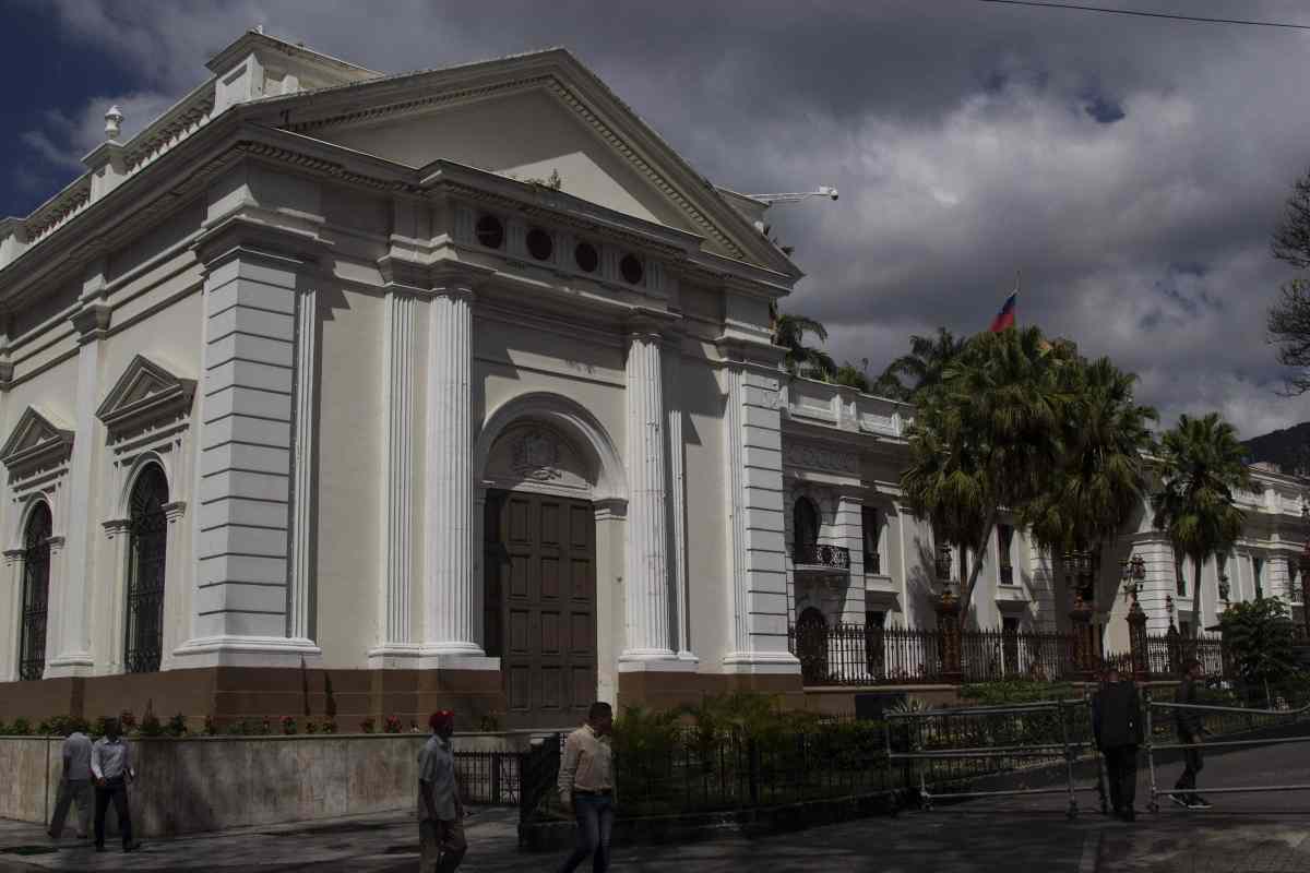 Asamblea Nacional Estatuto de Transición-Ley