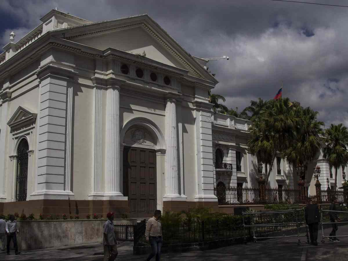 Asamblea Nacional Estatuto de Transición-Ley
