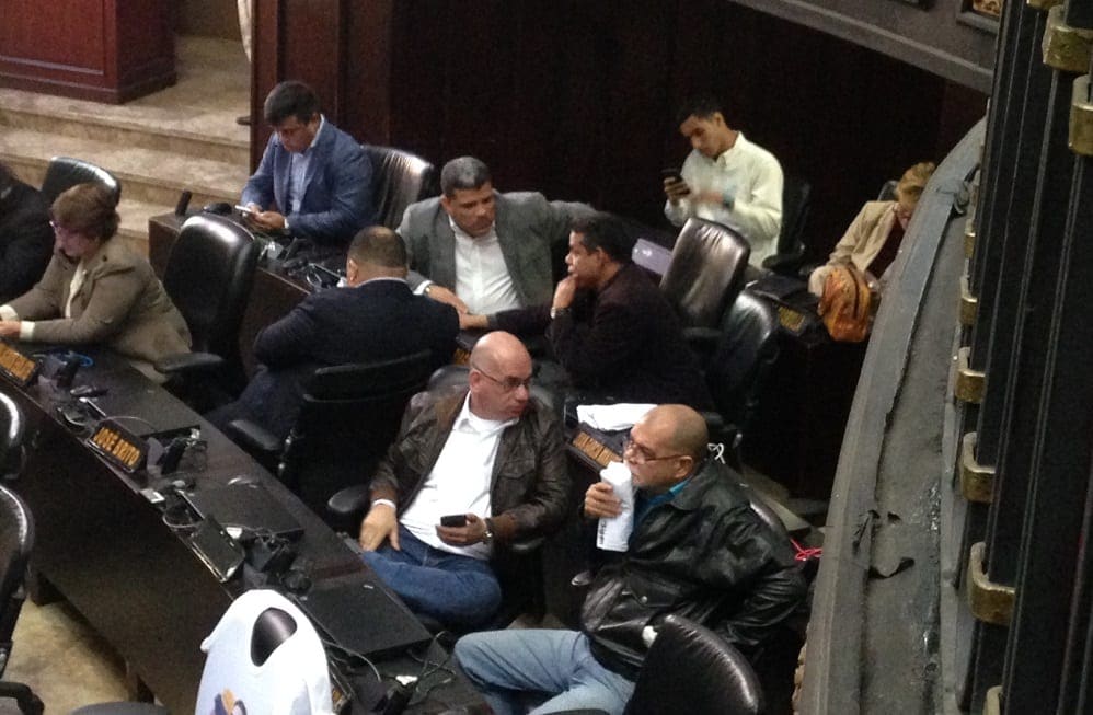 se le voltearon a guaidó