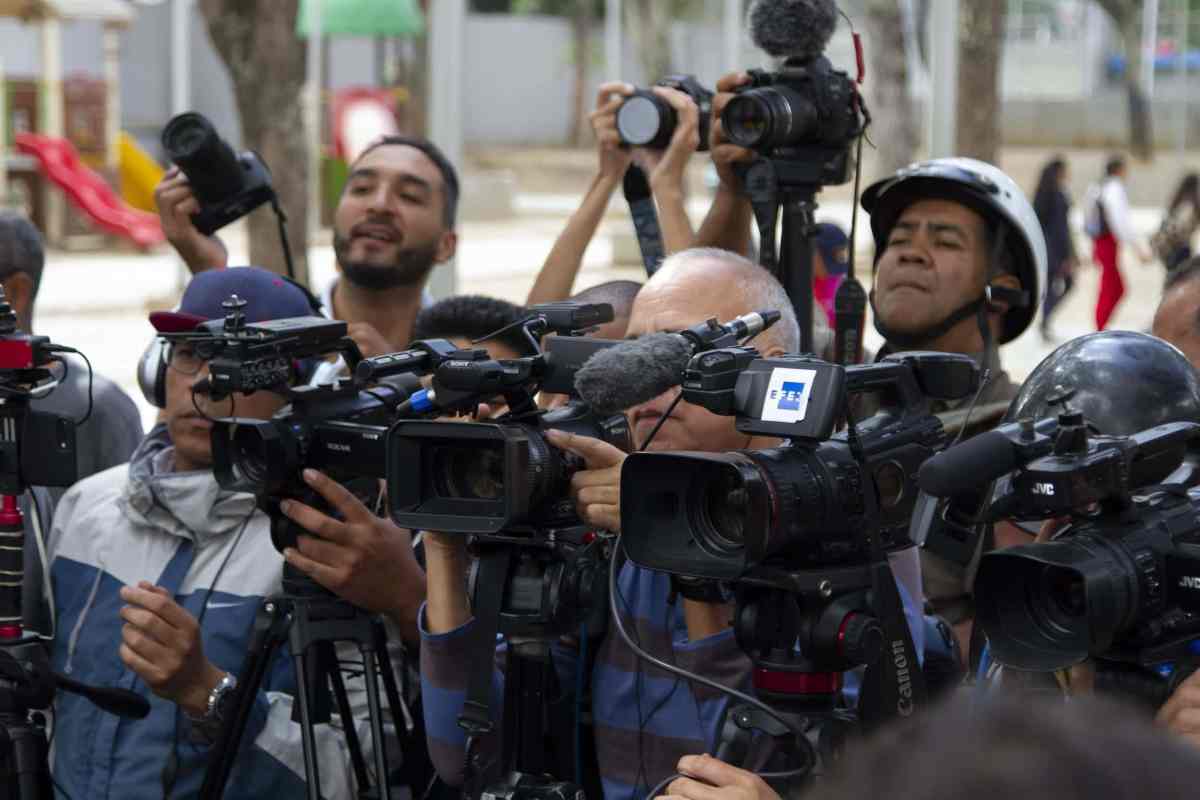 Hostigamiento y criminalización contra los periodistas se recrudeció en lo que va de 2025, revela informe de Espacio Público