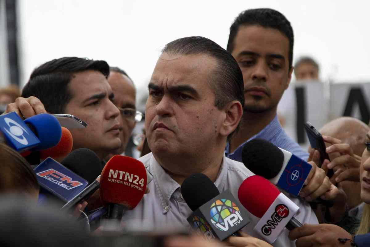 Cabello acusa a Carlos Correa de conspirar contra el gobierno para justificar su detención arbitraria