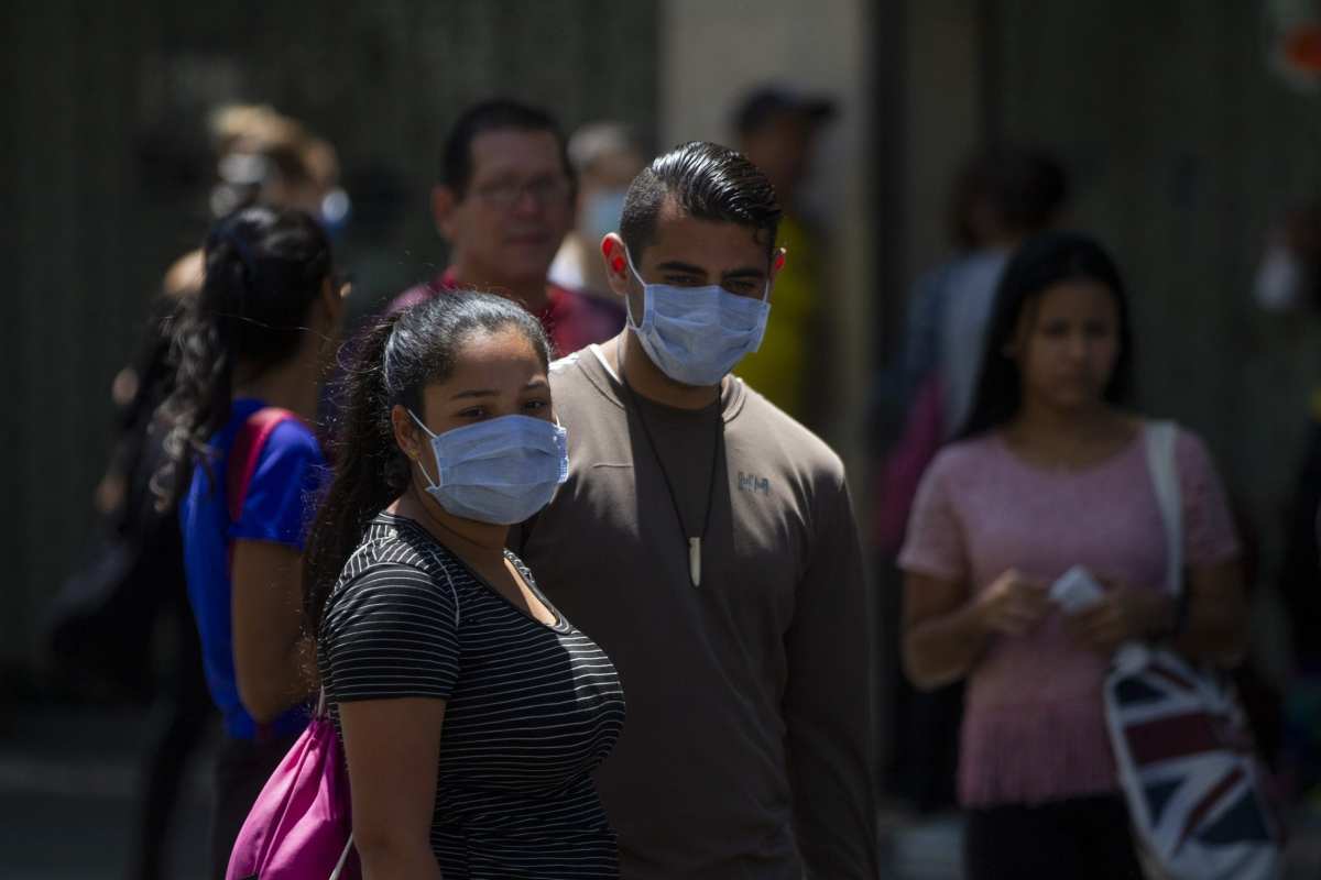 384 contagios | no está controlada