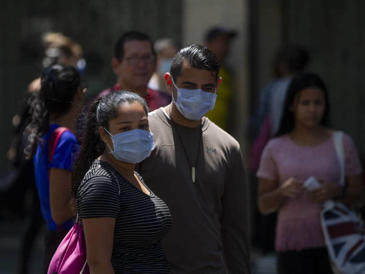 384 contagios | no está controlada