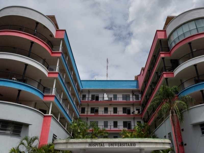 Hospital Clínico Universitario perdió 50% de su nómina de 10.000 trabajadores