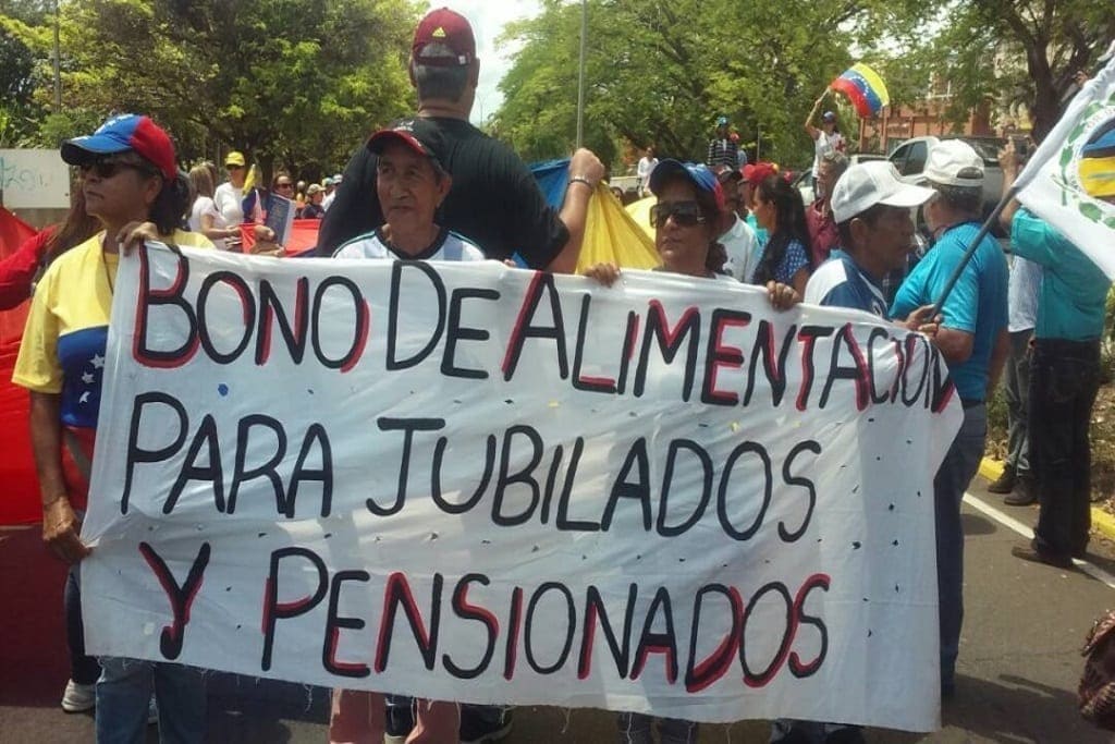 Jubilados y pensionados de CVG llevan seis meses sin recibir caja de alimentación