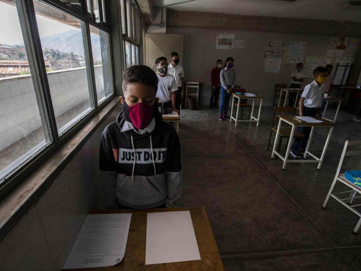 año escolar-escuelas