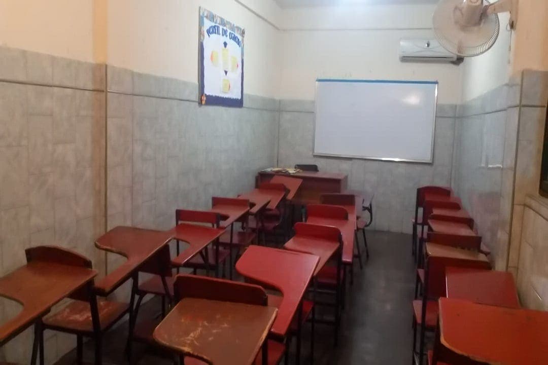 Día del Maestro en Venezuela con docentes fuera de las aulas