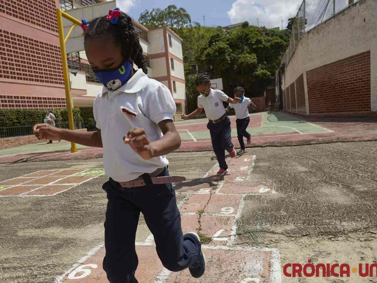 avec Clases semipresenciales, Luisa Pernalete