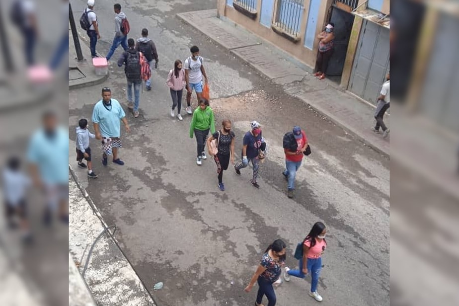 familias se desplazan-Cota 905