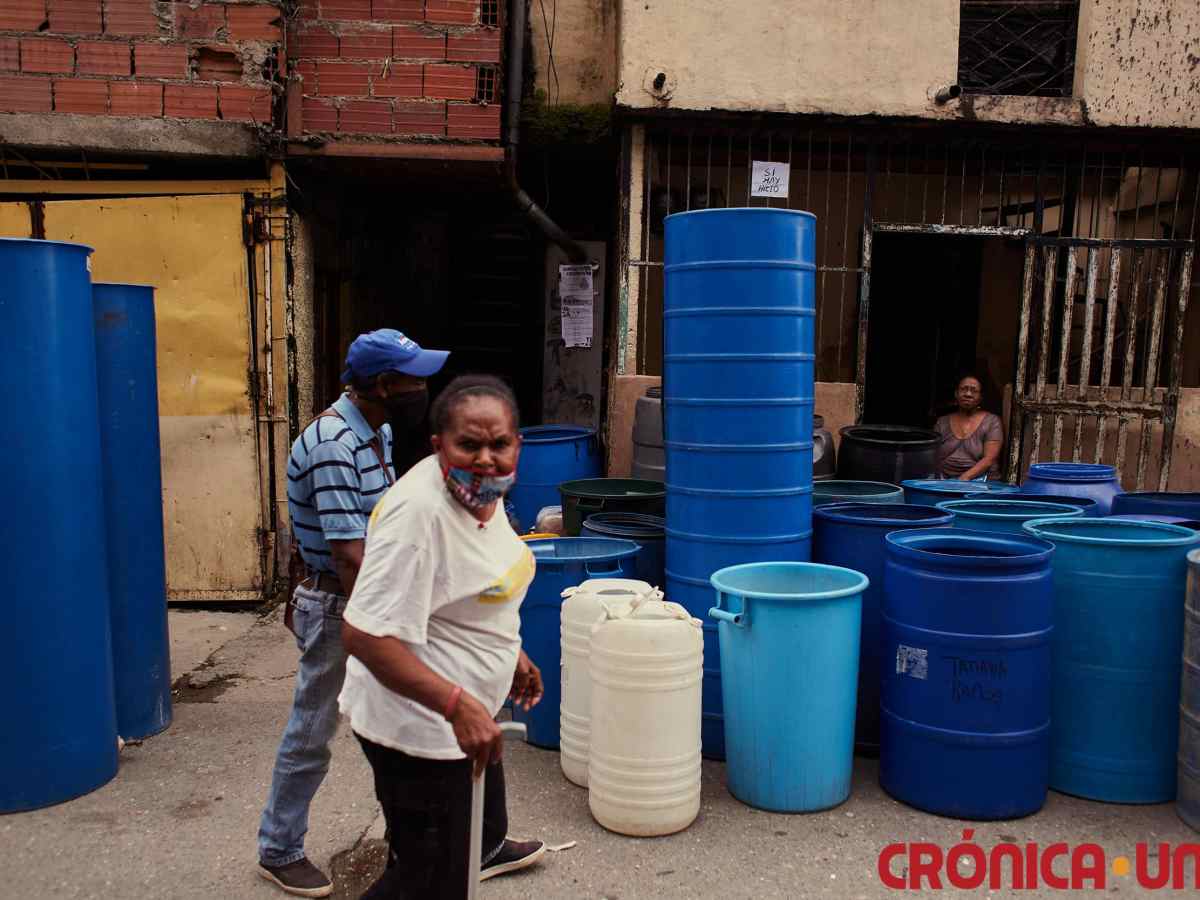 sin agua por tuberías