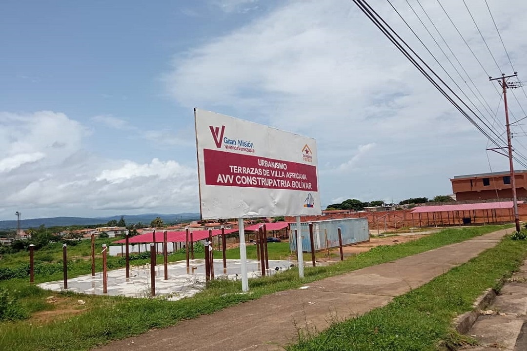 Construcción de Misión Vivienda en terreno no zonificado desacata orden de paralización