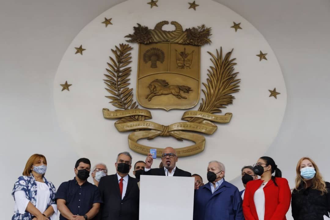 sesión extraordinaria del Parlamento