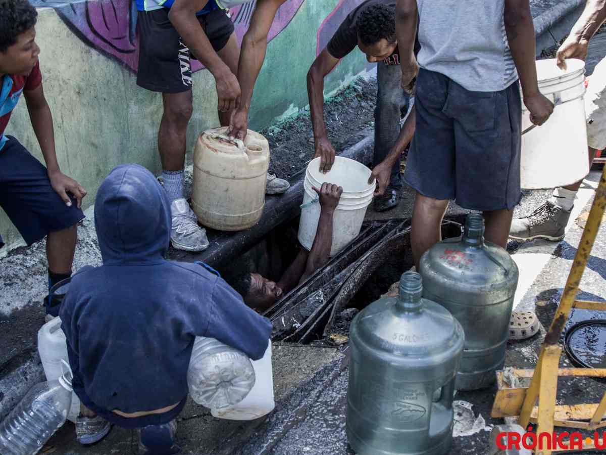 Fracturas en tuberías tras los sismos agravan falta de agua en 19 sectores de Antímano
