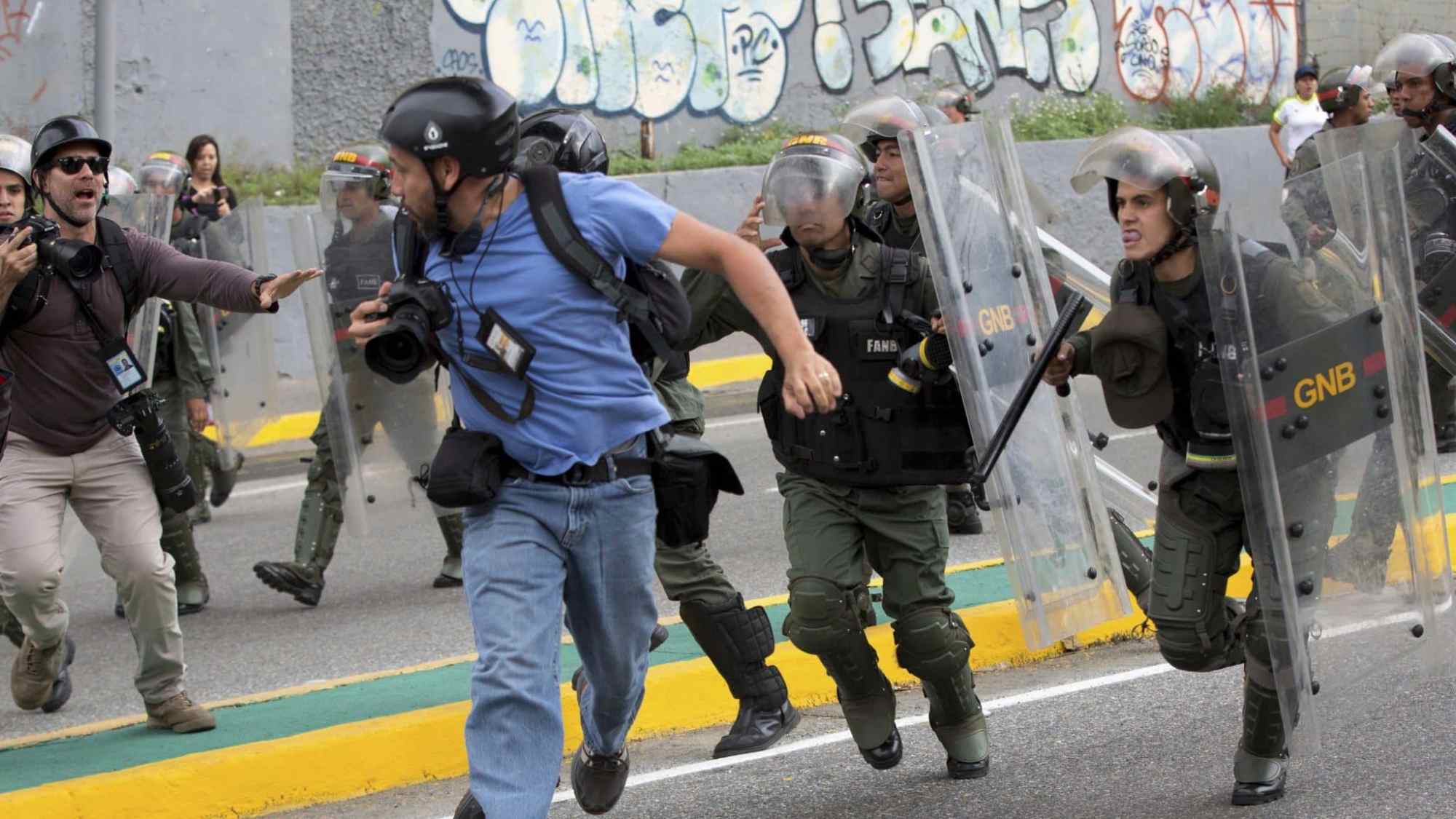 En Venezuela más de 30 periodistas están presos o judicializados