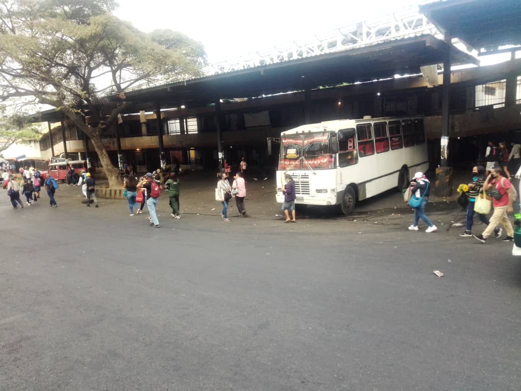 Línea Miranda/Alza inconsulta