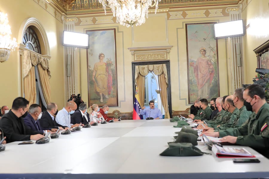 alto mando político