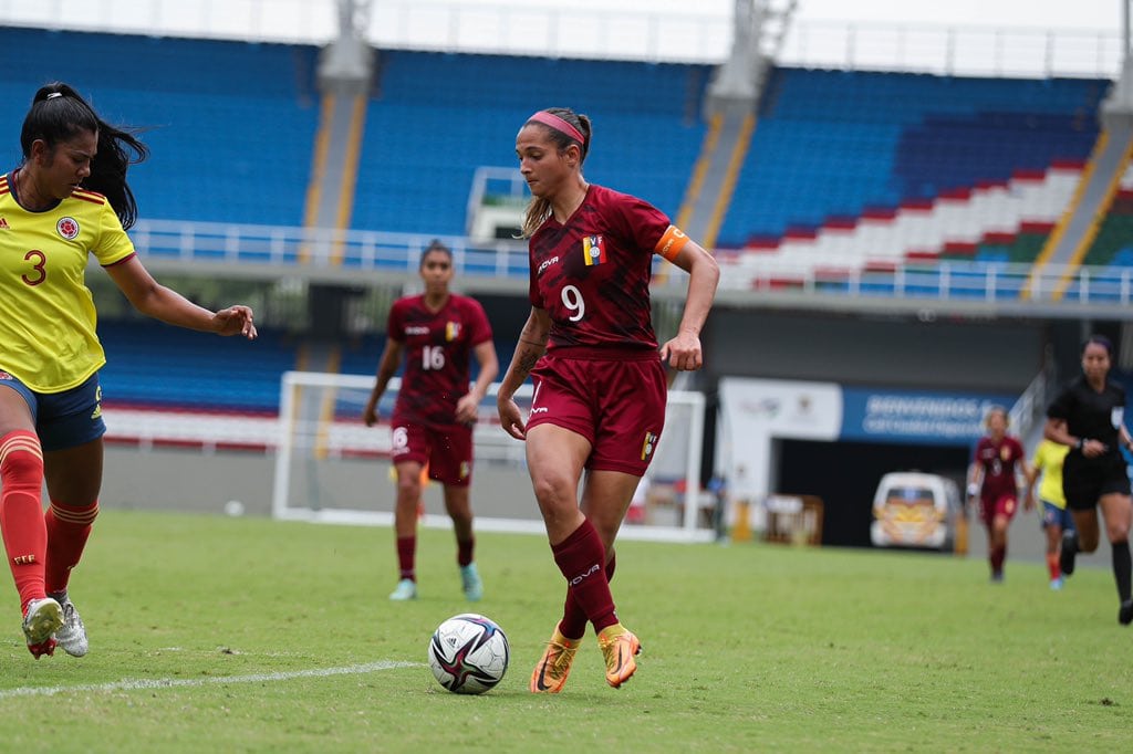 vinotinto femenina