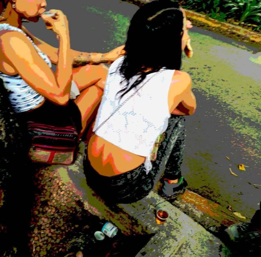 Adolescentes, embarazadas y estudiantes buscan sustento en el trabajo sexual