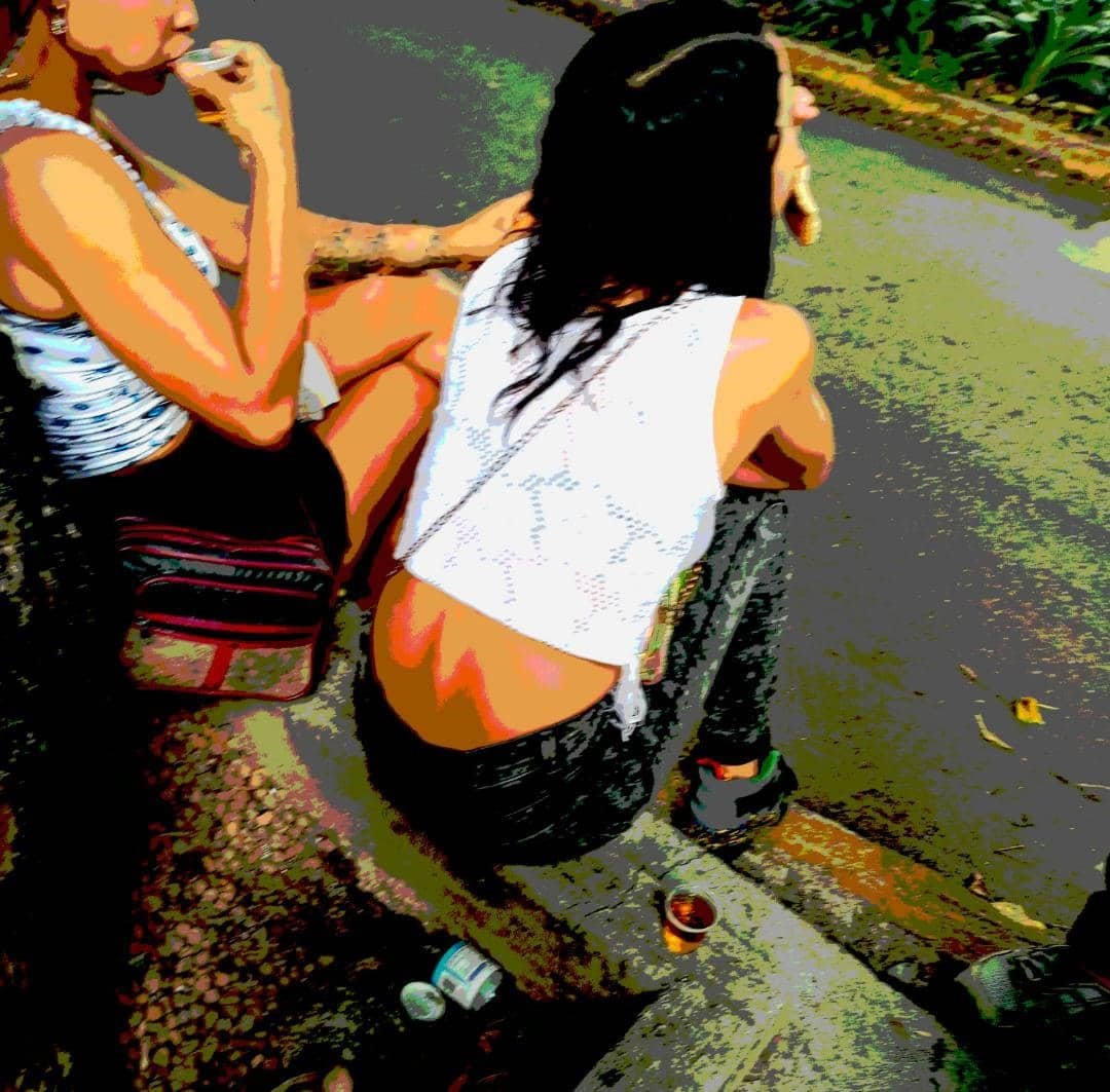 Adolescentes, embarazadas y estudiantes buscan sustento en el trabajo sexual