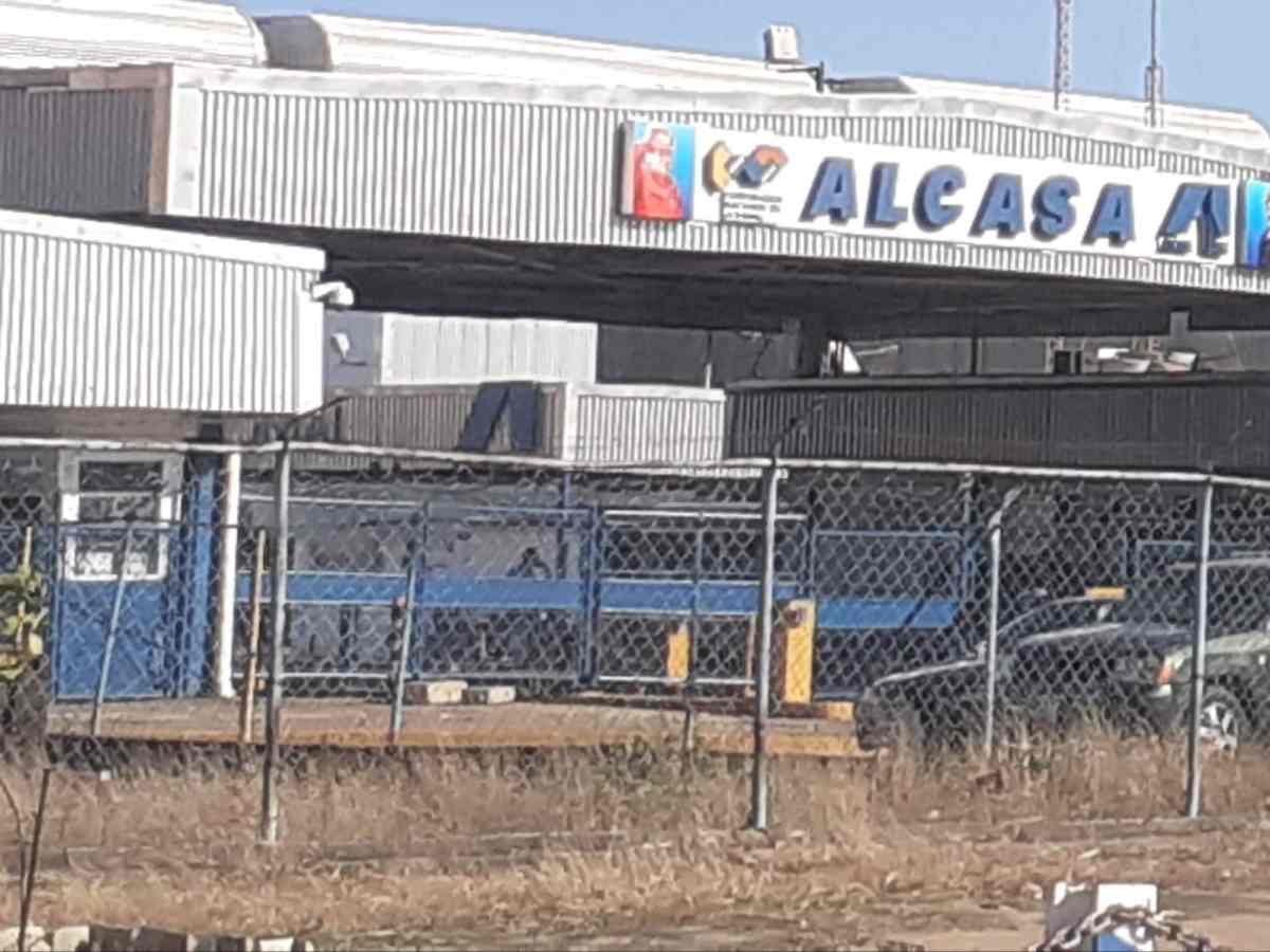 Laminador de Alcasa estuvo paralizado por un aceite hidráulico que debían importar