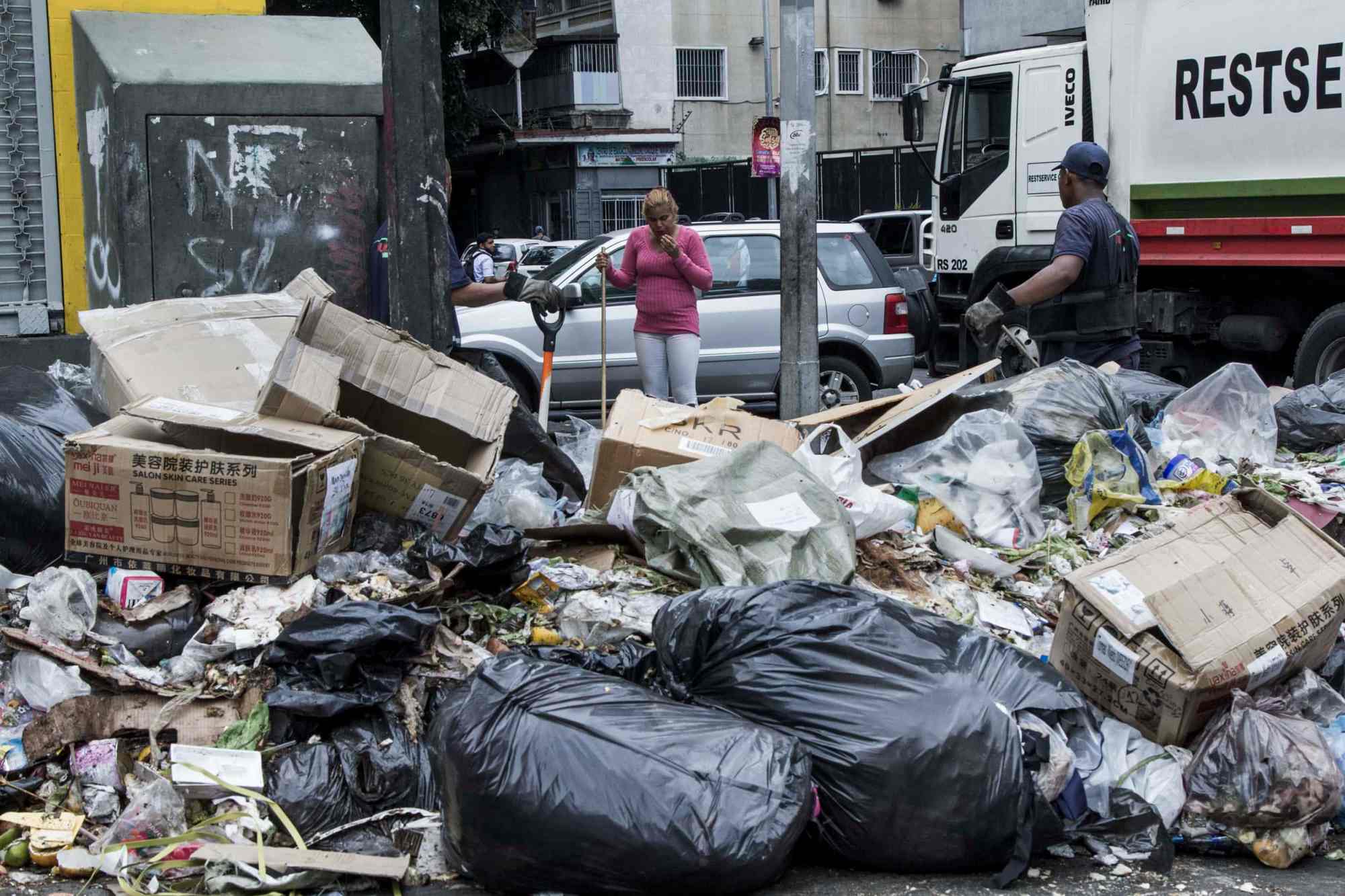 EN FOTOS | Zonas de Caracas se llenan de basura
