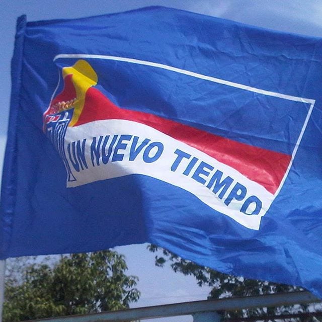 militantes en el exterior UNT