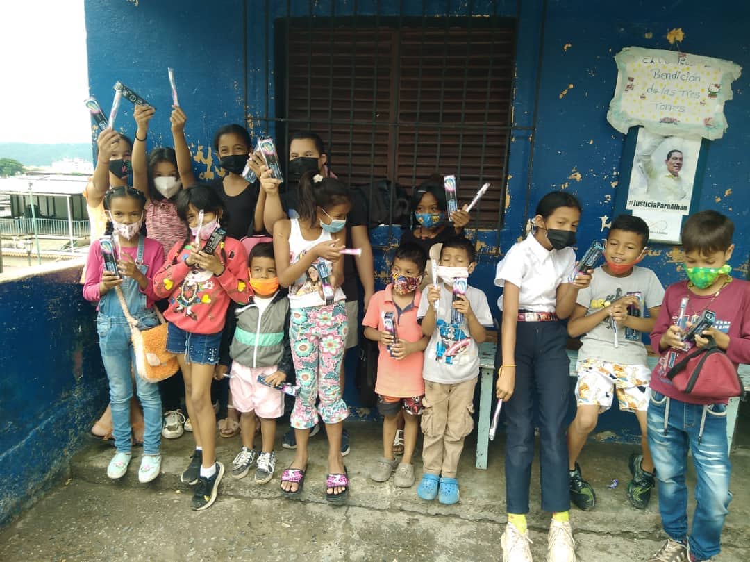 50 niños