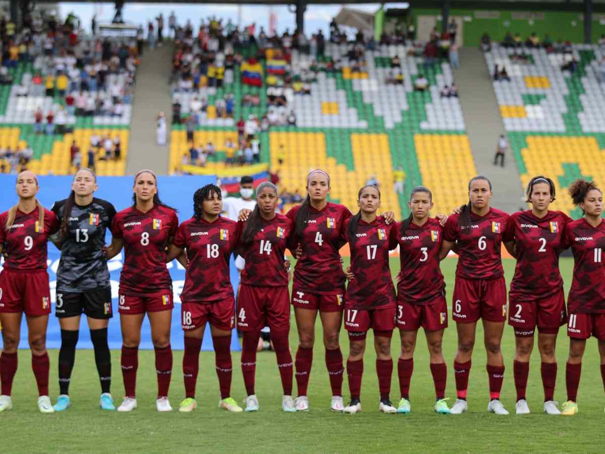 Vinotinto femenina