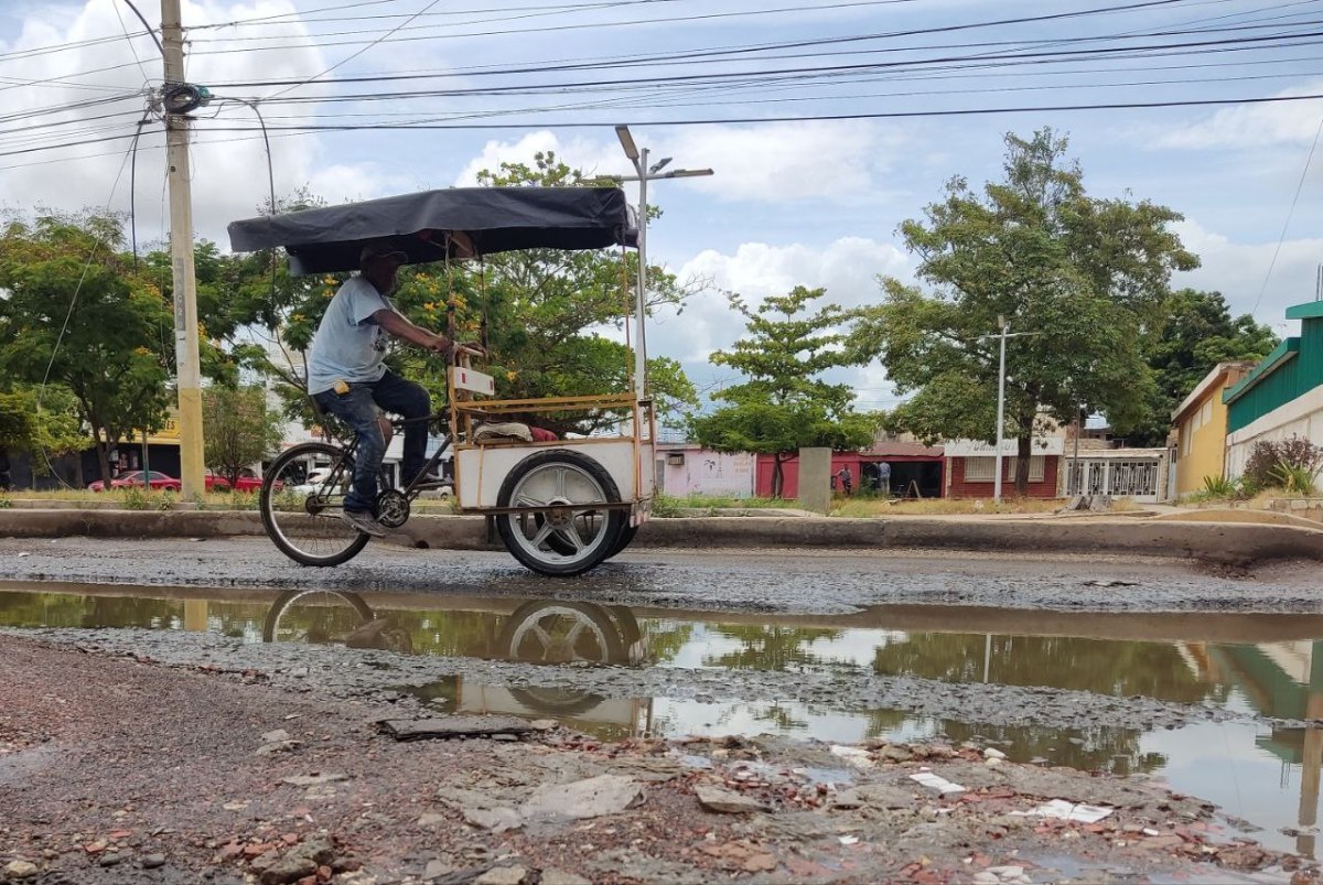 aguas negras y basura en Maracaibo
