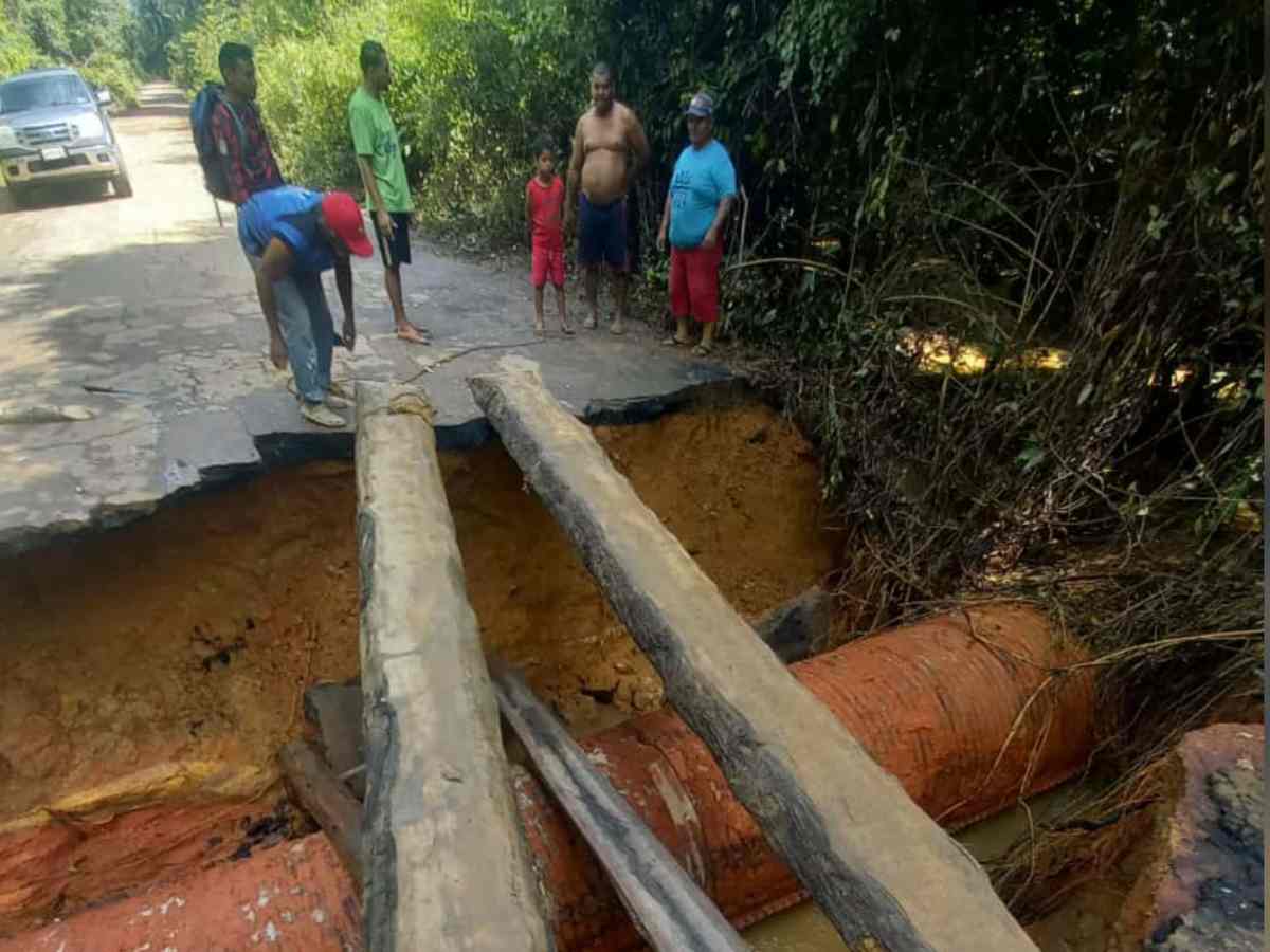 Vialidad en Bolívar colapsa y aísla a sus poblaciones