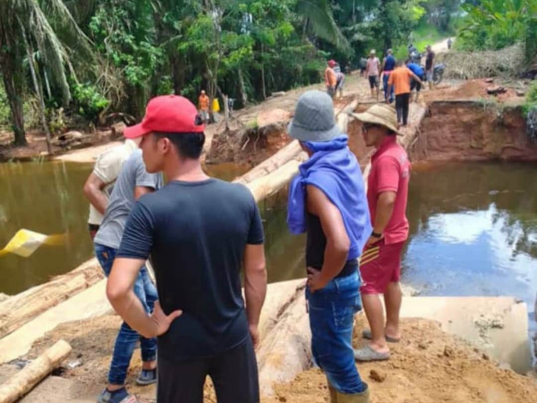 En Bolívar asumen construcción de puente ante abandono gubernamental