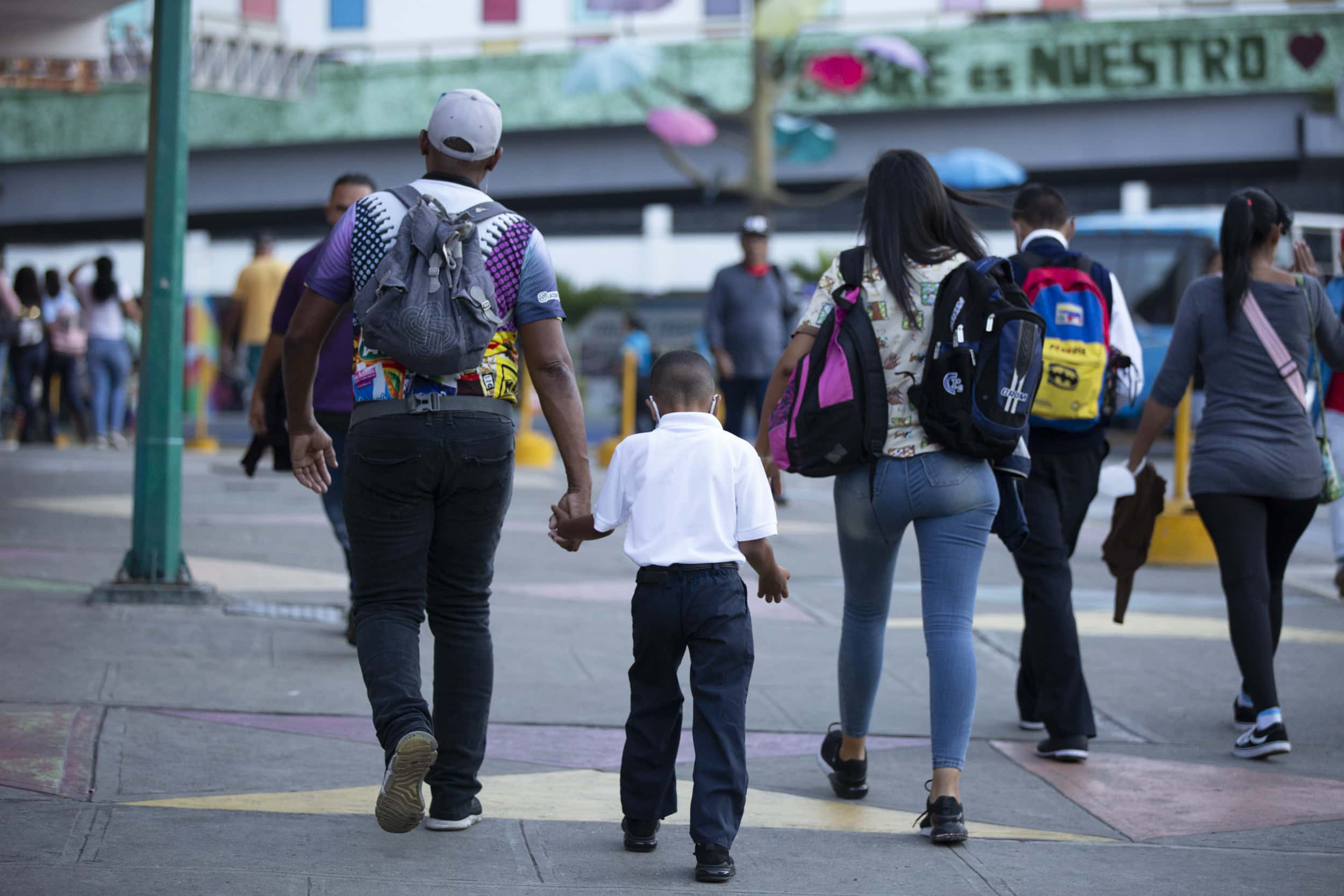 escuela, regreso a clase, niñas, niños, primaria