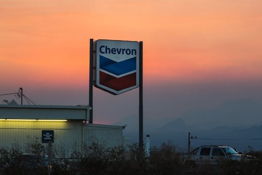 licencia a Chevron