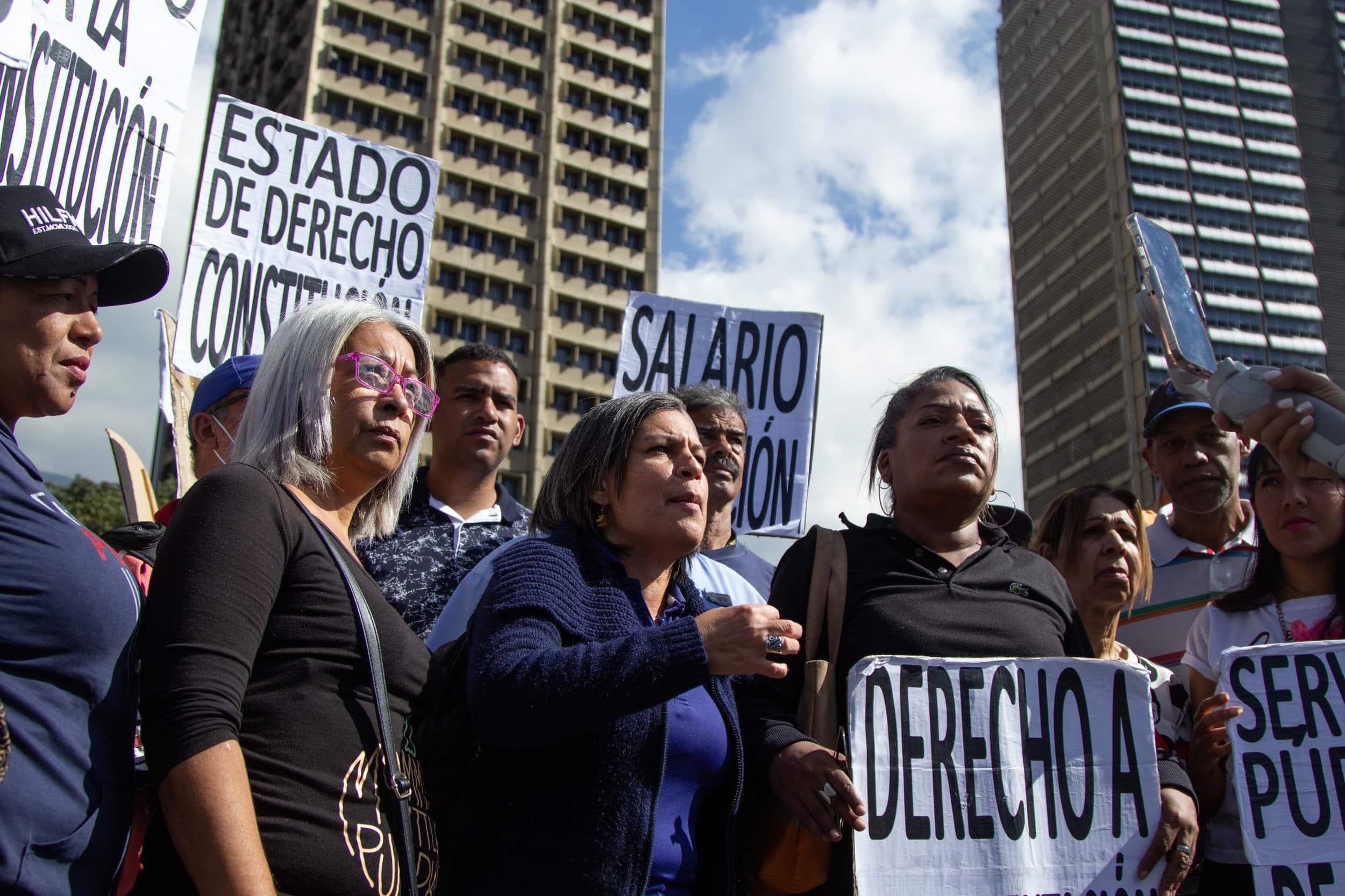 “Con el bono hallaquero no compré ni pabilo”, denuncian maestros a pocos días de Navidad
