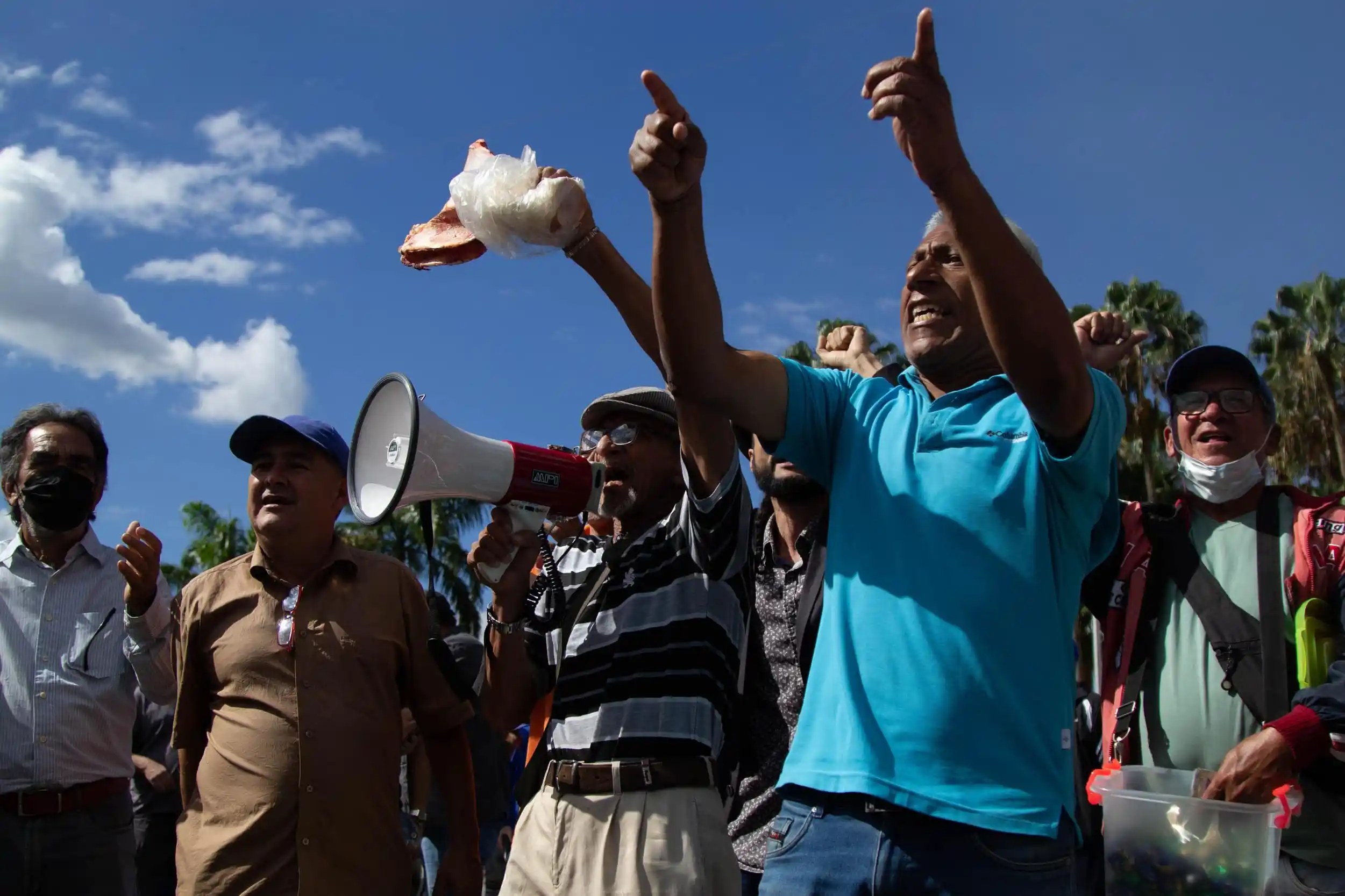 “Con el bono hallaquero no compré ni el pabilo” Maestros  denuncian humillación salarial en navidad.