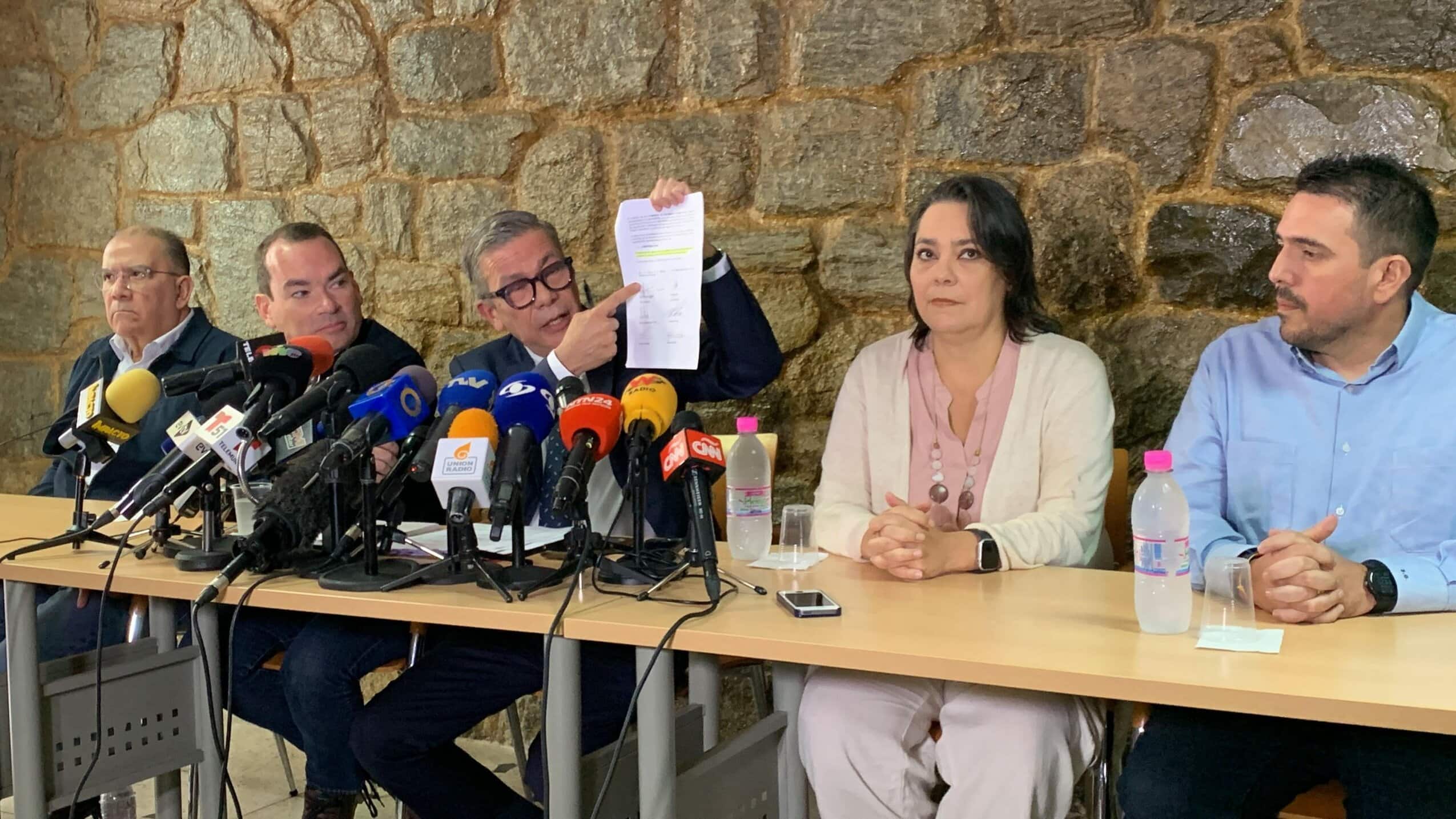 jefe de la delegación de la plataforma unitaria