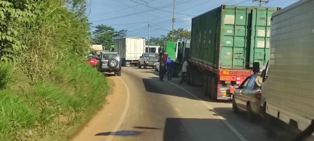 Mineros de El Callao protestan por detención de 49 personas