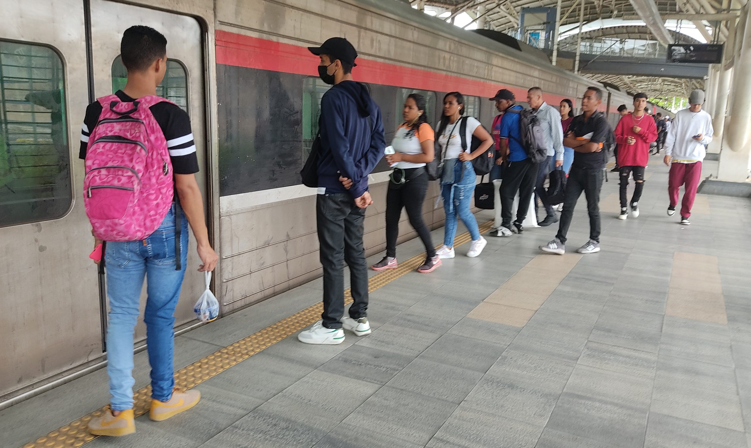 ferrocarril-ferro-Valles-del-Tuy