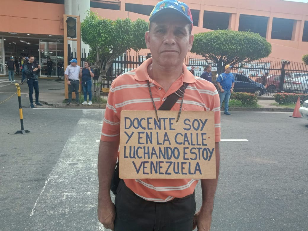 Docente en Bolívar: La dedicación de años de servicio se reduce en 10 dólares mensuales