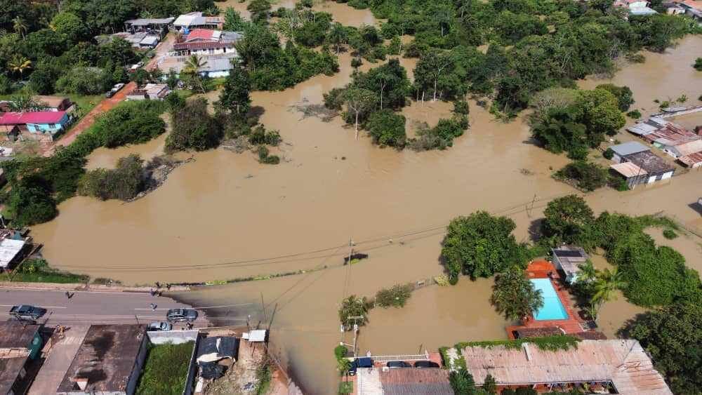 Inundaciones en Santa Elena de Uairén afectó a más de 1.800 familias