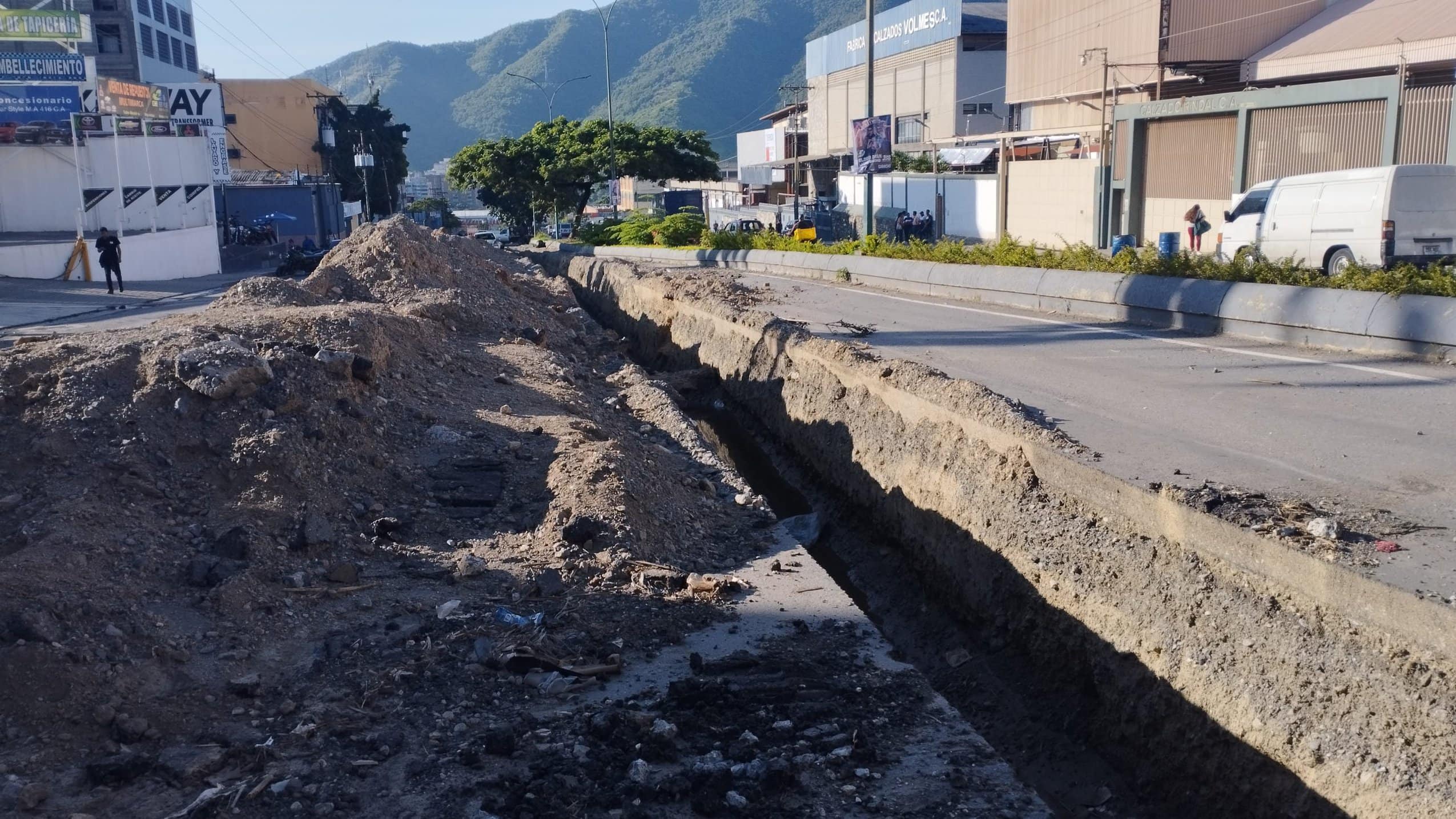 Reparación de la tubería principal. Fot | Yandris Saldivia