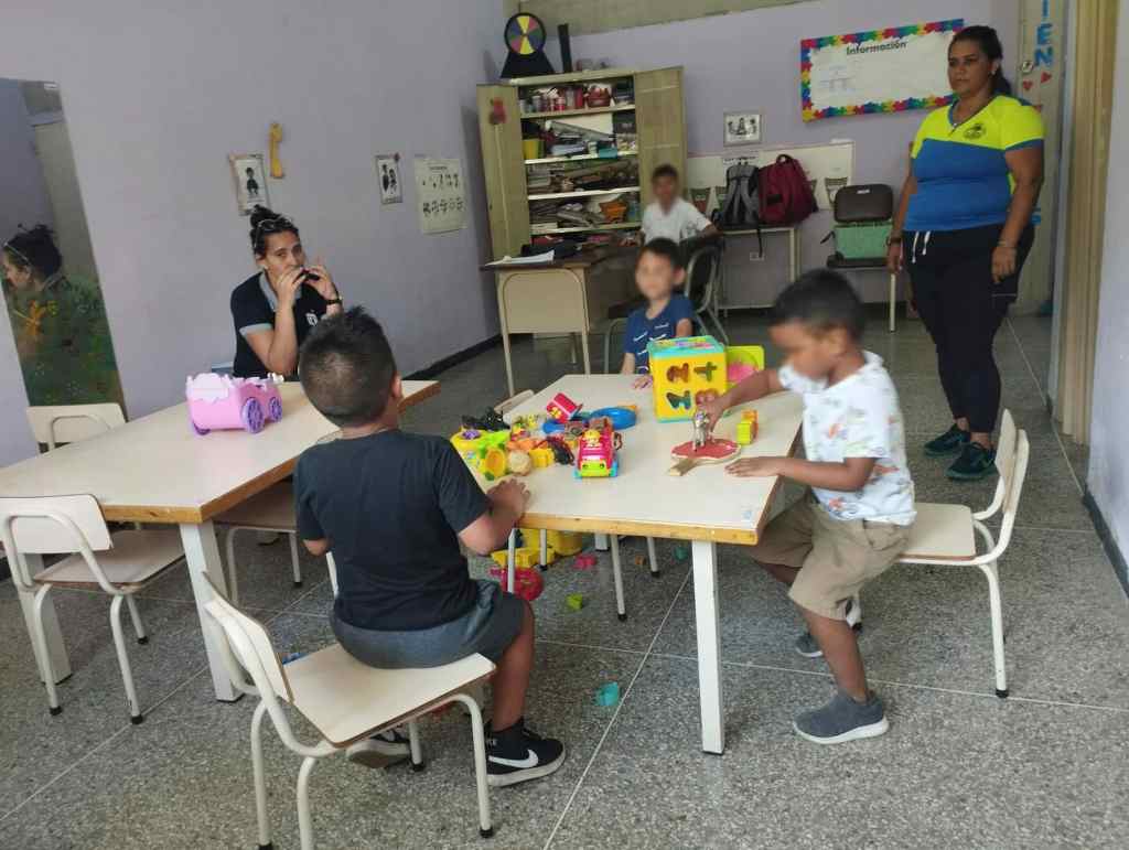 Centros para personas con autismo funcionan de manera limitada
