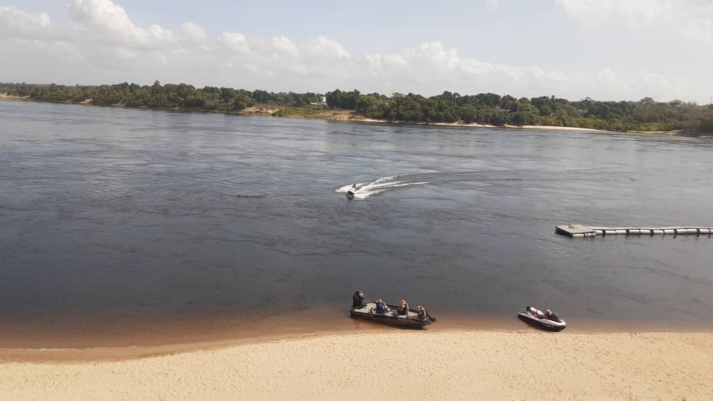 Continúa búsqueda de ciclista que cayó al río Caroní