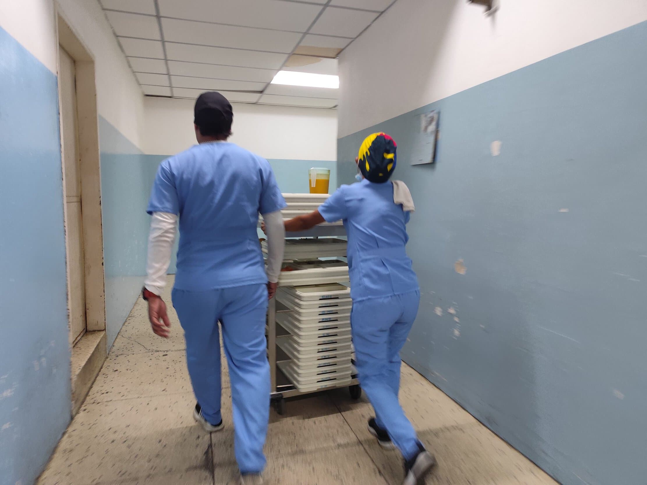 Familias cargan con el costo de la alimentación por fallas del servicio de nutrición en hospitales