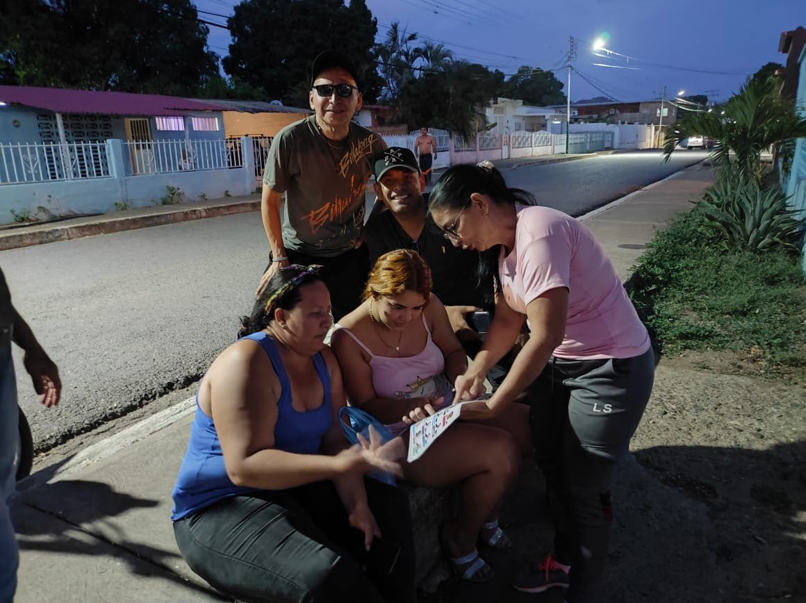 Entre ciudadanos se motivan a votar el 28J