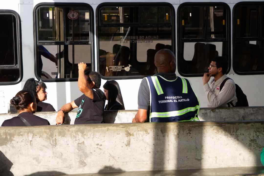 MotoBus El Hatillo, camionetas, transporte público moto