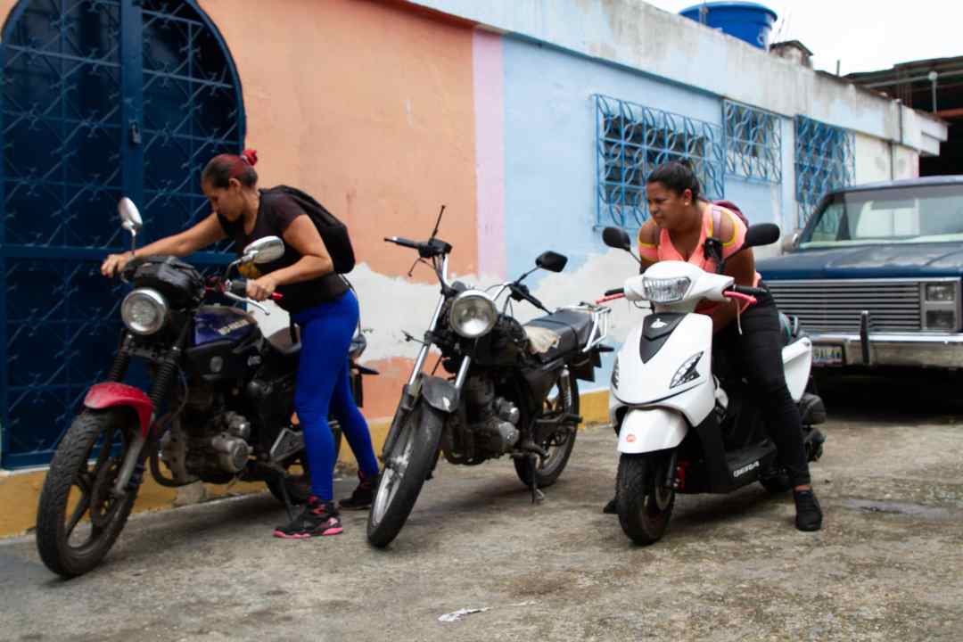 Taller de mecánica para mujeres en San Blas, fundarte