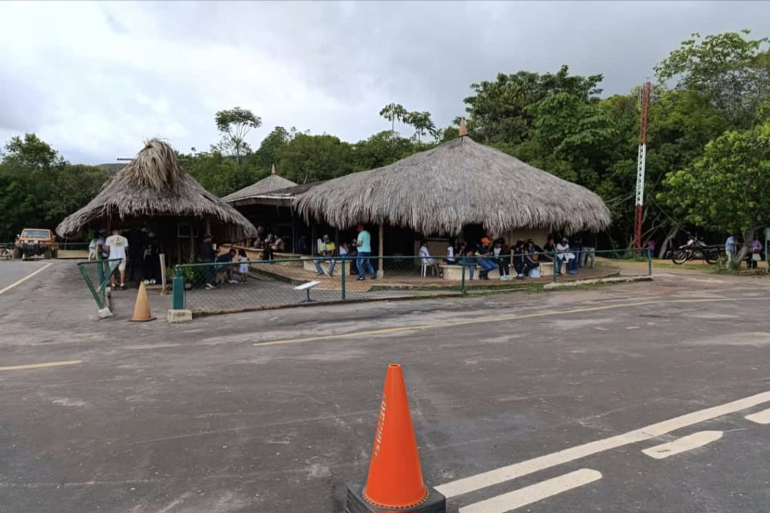 Levantan protesta en Canaima tras acuerdos para distribución de combustible